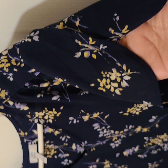 CROFT & BARROW Blue W/Flower Print Short Sleeve Size Large Blouse - Picture 2 of 6